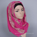 Hermosa impresión estilo musulmán mujeres calientes árabe musulmán con cuentas hijab bufanda